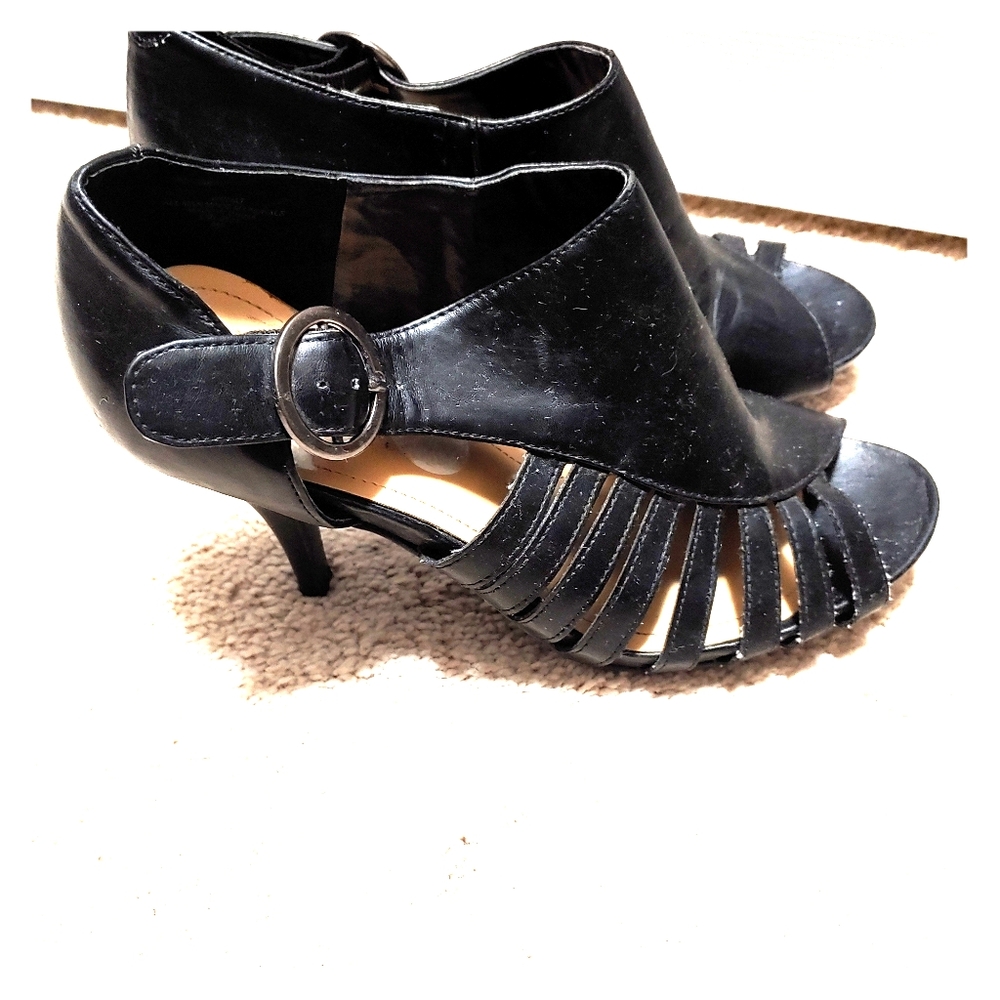 😊 2 / $20   Nine West shoes
